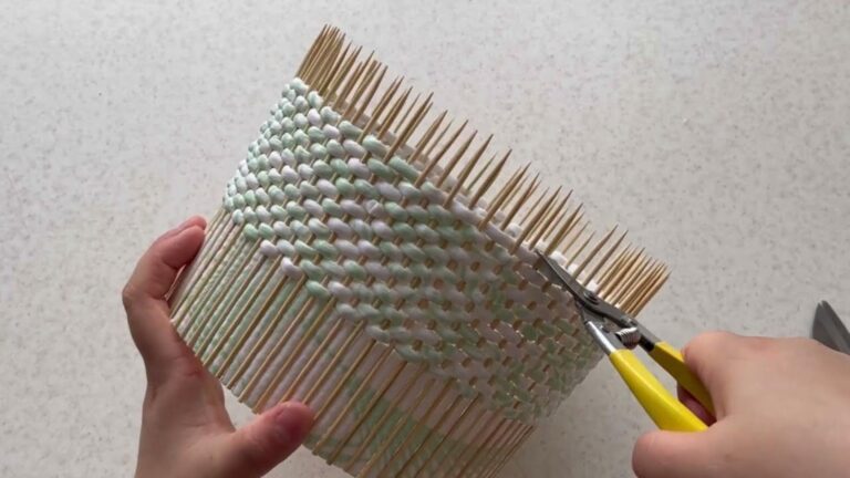 Cette technique permet de transformer du plastique en objets déco époustouflants…