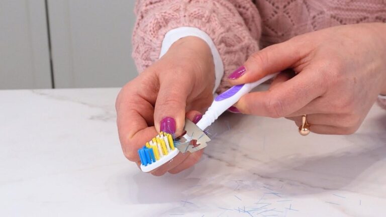 Cette astuce simple transforme ta vieille brosse à dents en un outil de nettoyage magique…