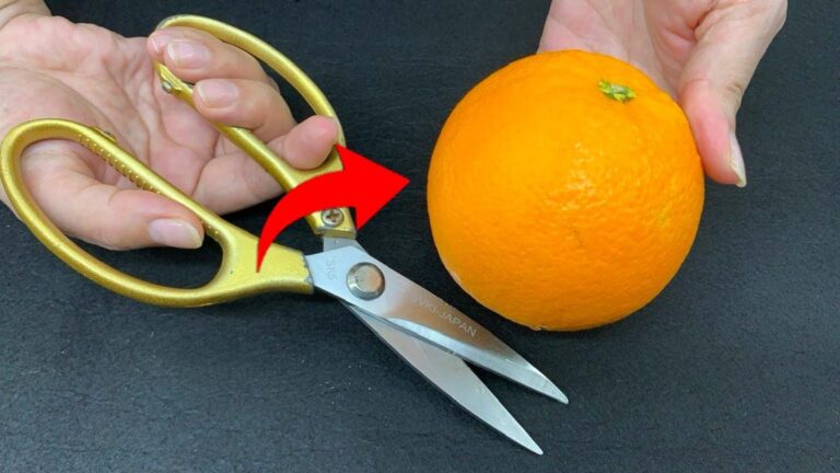 Cette astuce surprenante pour éplucher une orange va révolutionner vos pauses fruitées…