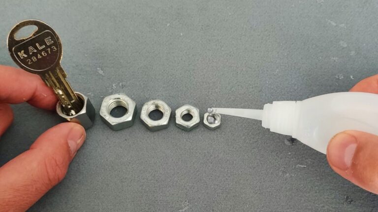 5 astuces géniales avec une vis, un écrou et de la super glue à découvrir !