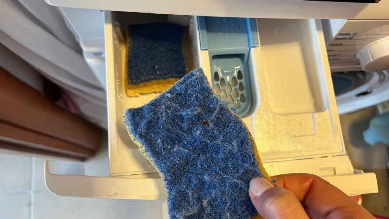 Mettez deux éponges dans votre lave-linge pour un linge impeccable