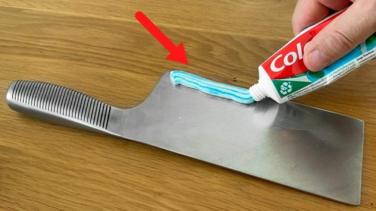 Astuce de boucher : utilisez du dentifrice pour entretenir vos couteaux