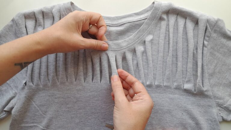 Transformez 5 T-shirts en mode stylé en quelques minutes sans couture !